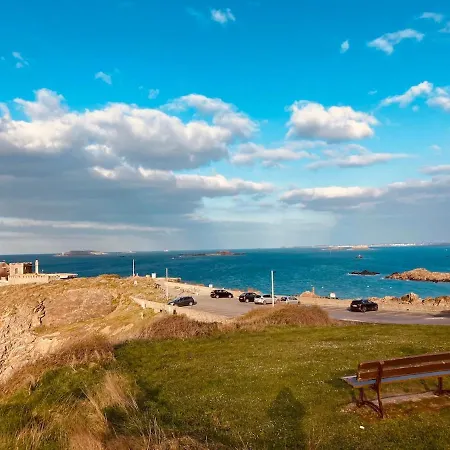 Maison Renovee En Centre-ville, A 5 Min Des Plages Holiday home