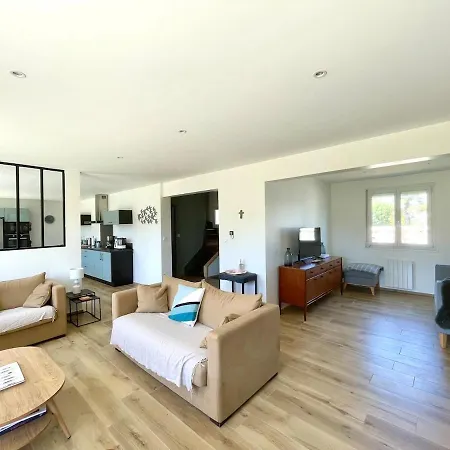 Holiday home Maison Renovee En Centre-ville, A 5 Min Des Plages *