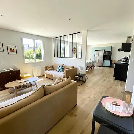 Holiday home Maison Renovee En Centre-ville, A 5 Min Des Plages Beaussais Sur Mer