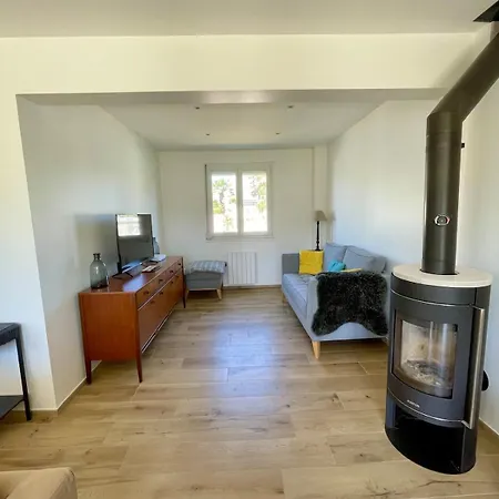 Holiday home Maison Renovee En Centre-ville, A 5 Min Des Plages Beaussais Sur Mer